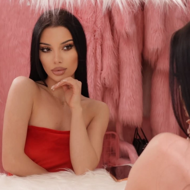 Безумно красивая пациентка  Шамиля Асадулаевича после ринопластики