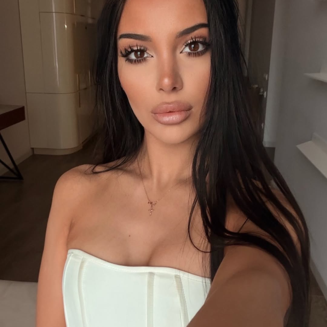 Безумно красивая пациентка  Шамиля Асадулаевича после ринопластики